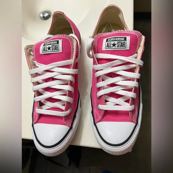 Converse All Star Chuck Taylor Hot Pink 💞Low Top Sneakers Womens 11.5 Mens 9.5 - Picture 2 of 16